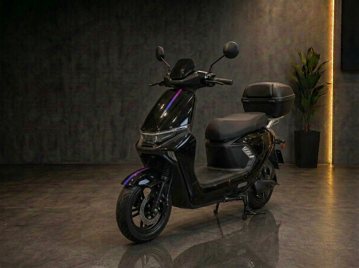 Scooter elétrica LUVVE E50 na cor Preta