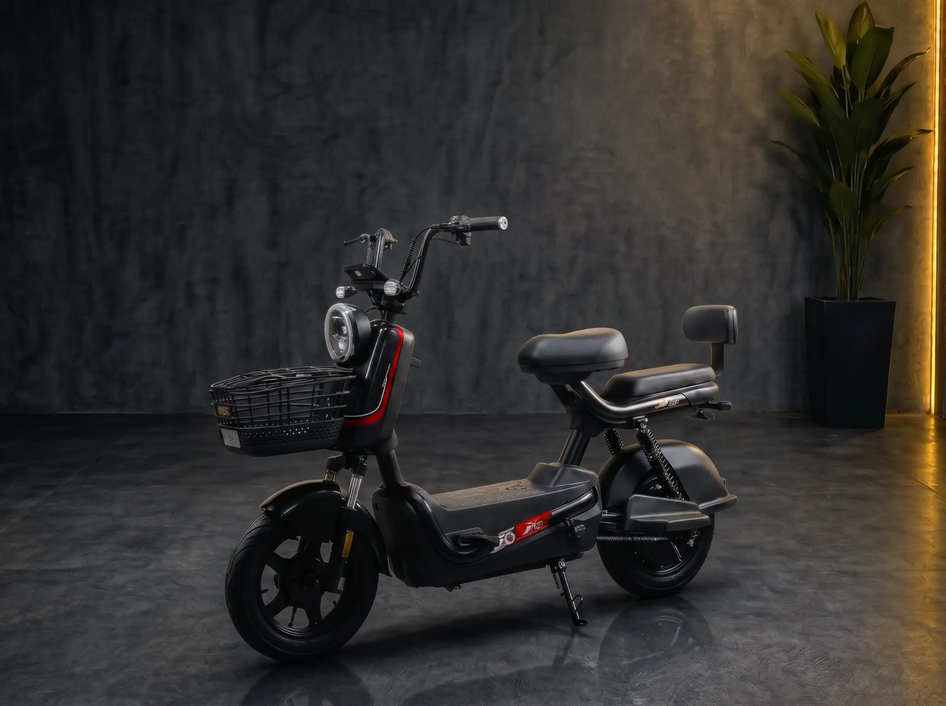 Scooter elétrica LUVVE J 10 na cor Preta